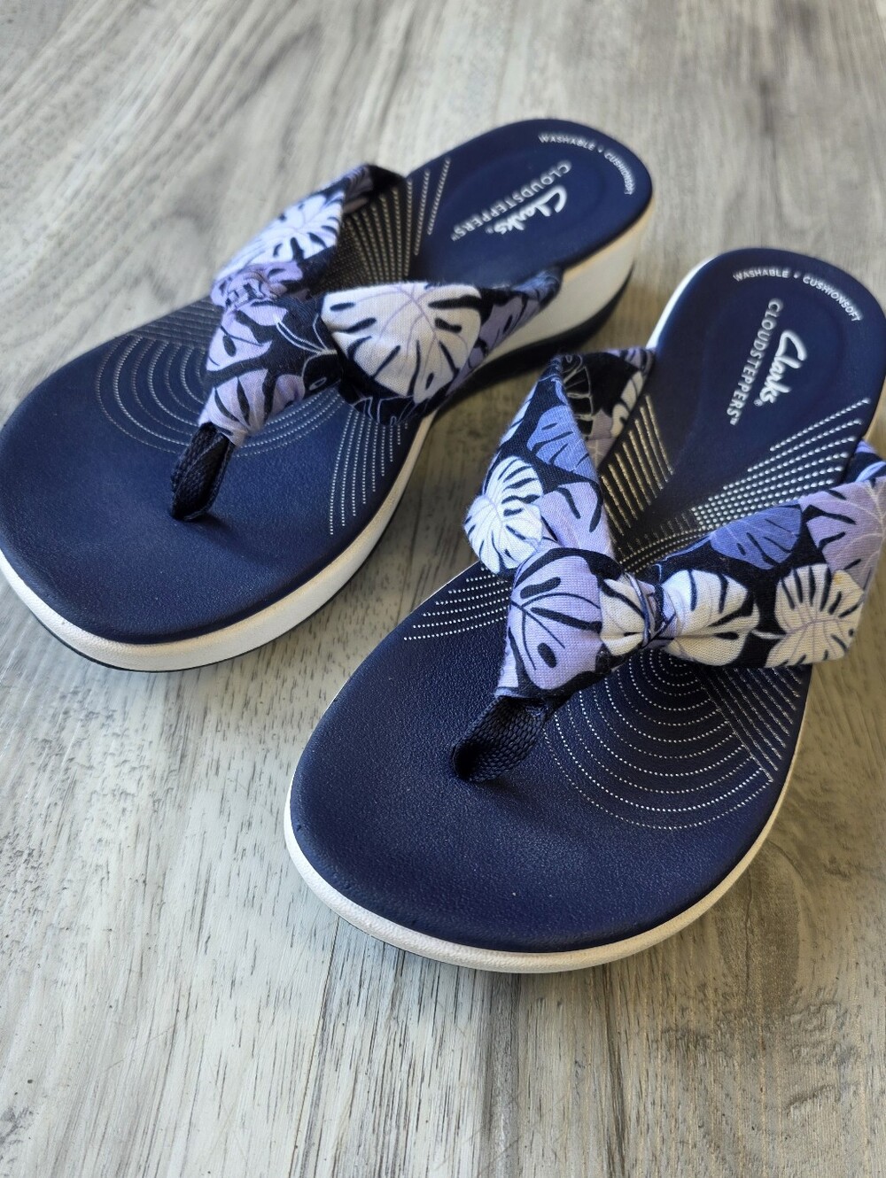 Clarks Cloudsteppers Arla Daisy Floral Sandals Size 6